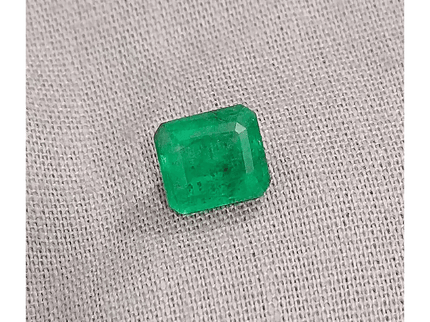 GSI Certified 1.68ct Velvet Green Swat Emerald , 100% Natural Earth Mined Gemstone - SMSGEMS 