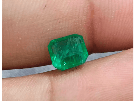 GSI Certified 1.70ct Medium İntense Green Swat Emerald , 100% Natural Earth Mined Gemstone - SMSGEMS 