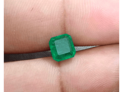 GSI Certified 1.70ct Medium İntense Green Swat Emerald , 100% Natural Earth Mined Gemstone - SMSGEMS 