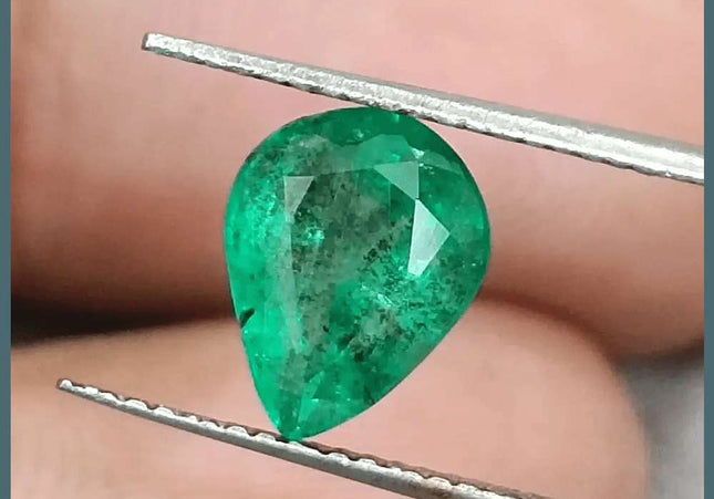 1.83ct Bright Deep Green Emerald Certified by GSI - SMSGEMS 