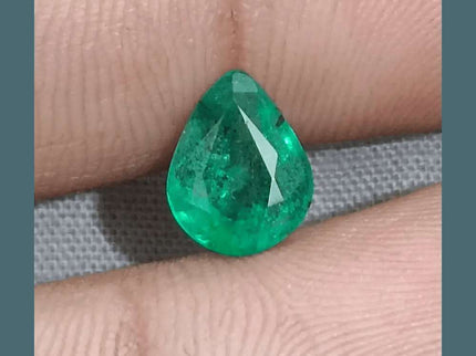 1.83ct Bright Deep Green Emerald Certified by GSI - SMSGEMS 