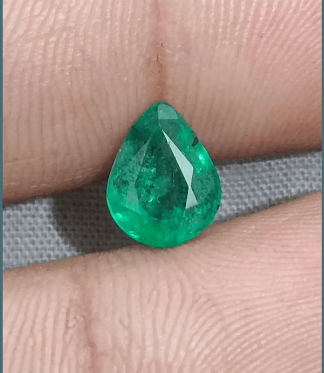 1.83ct Bright Deep Green Emerald Certified by GSI - SMSGEMS 