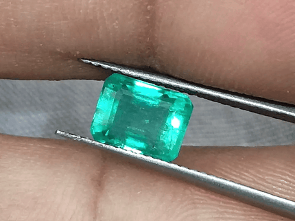 GSI Certified 1.85ct Intense Green Zambian Emerald, 100% Natural Gem - SMSGEMS 