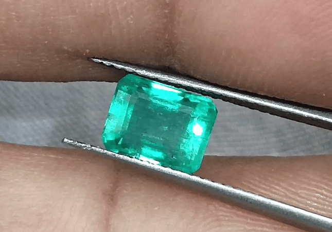GSI Certified 1.85ct Intense Green Zambian Emerald, 100% Natural Gem - SMSGEMS 