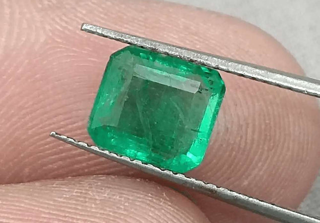 GSI Certified 1.85ct Intense Green Emerald, Natural Gemstone - SMSGEMS 