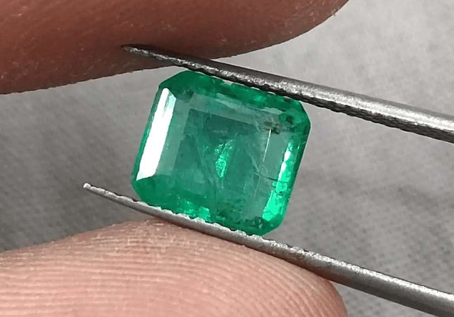 GSI Certified 1.85ct Intense Green Emerald, Natural Gemstone - SMSGEMS 