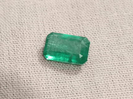 GSI Certified 1.87ct Medium Green Zambian Emerald, 100% Natural Untreated Gemstone. - SMSGEMS 