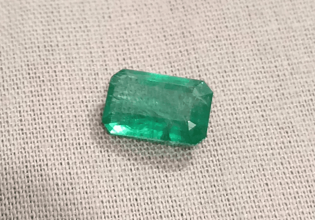 GSI Certified 1.87ct Medium Green Zambian Emerald, 100% Natural Untreated Gemstone. - SMSGEMS 
