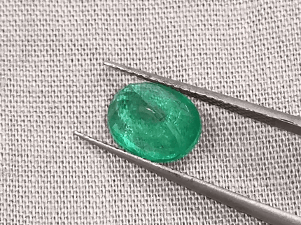 GSI Certified 1.90ct Vivid Medium Green Emerald, Natural Gemstone - SMSGEMS 