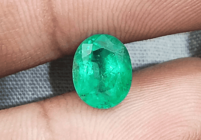 GSI Certified 1.90ct Vivid Medium Green Emerald, Natural Gemstone - SMSGEMS 