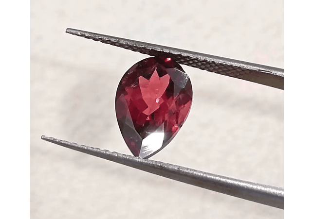 1.93ct Rubellite tourmaline certified by GSI - SMSGEMS 