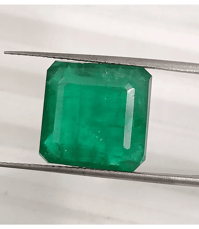 10.81ct Deep Green Swat Emerald Gemstone - SMSGEMS 