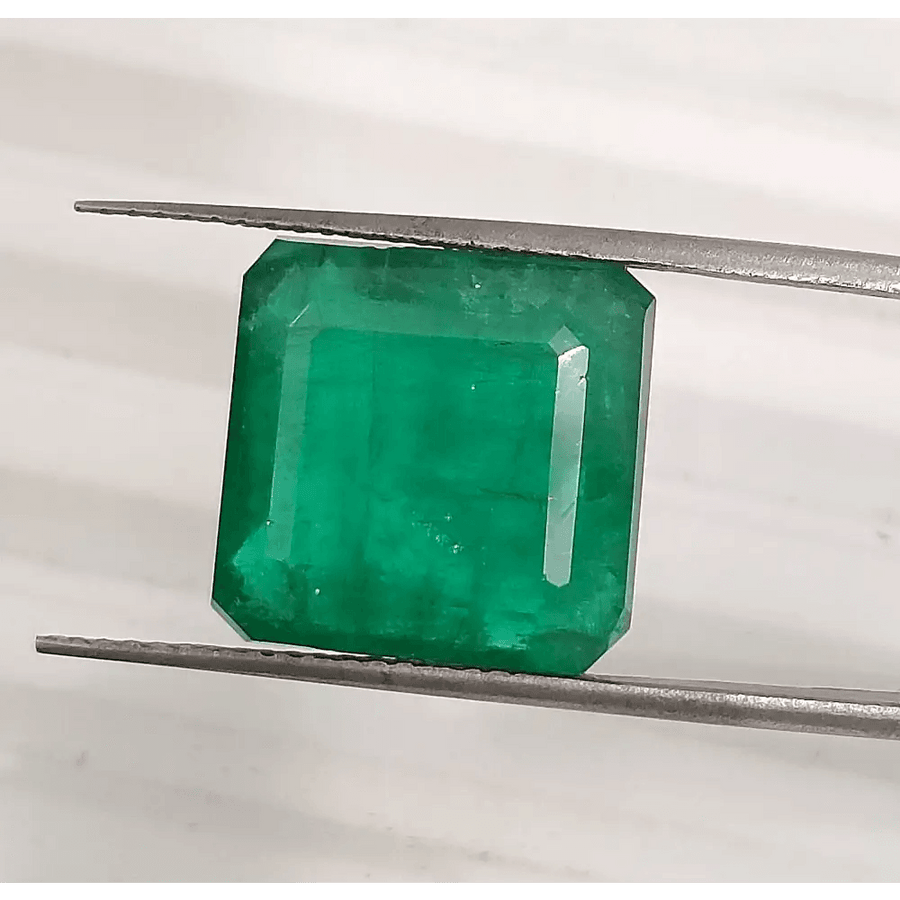 10.81ct Deep Green Swat Emerald Gemstone - SMSGEMS 