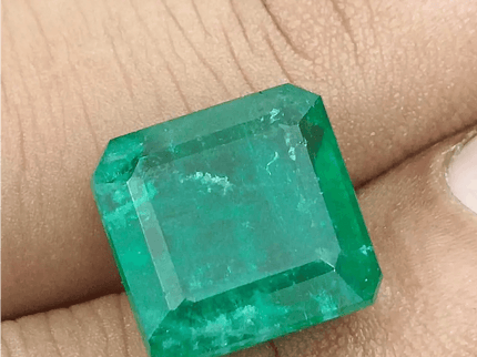 10.81ct Deep Green Swat Emerald Gemstone - SMSGEMS 