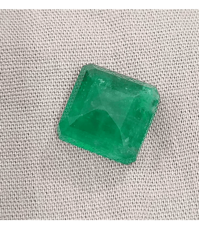 10.81ct Deep Green Swat Emerald Gemstone - SMSGEMS 