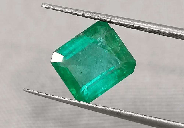 2.21ct Medium Golden Green GSI Certified Panjshir Emerald - SMSGEMS 