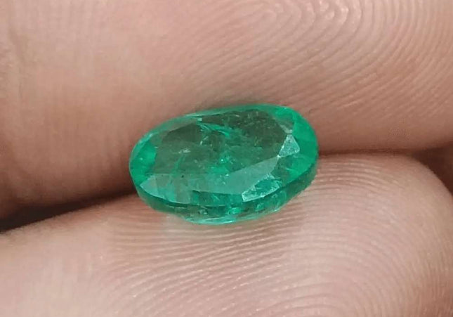2.28ct Vivid Green Zambian emerald GSI Certified - SMSGEMS 