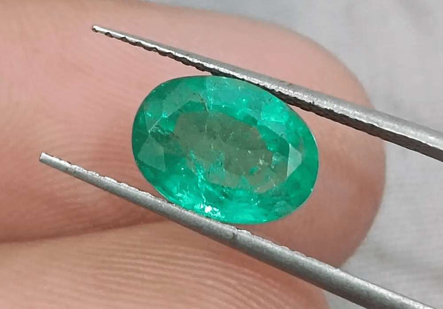 2.28ct Vivid Green Zambian emerald GSI Certified - SMSGEMS 