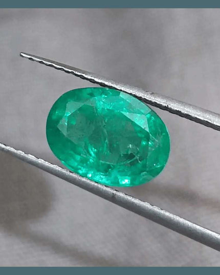 2.28ct Vivid Green Zambian emerald GSI Certified - SMSGEMS 