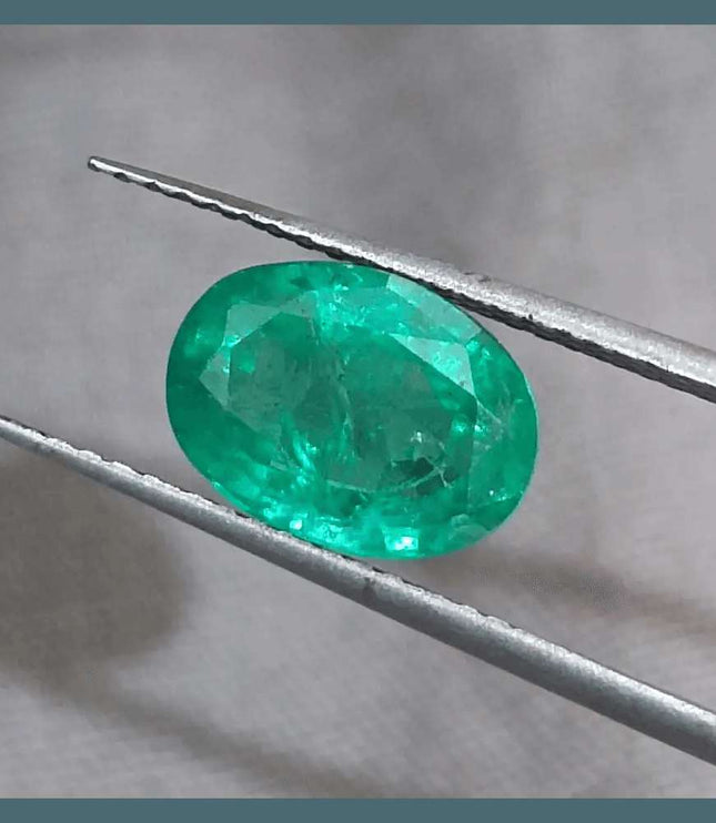 2.28ct Vivid Green Zambian emerald GSI Certified - SMSGEMS 