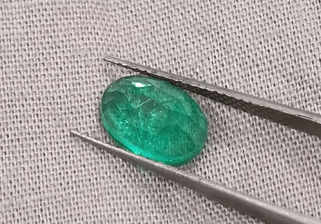 2.28ct Vivid Green Zambian emerald GSI Certified - SMSGEMS 
