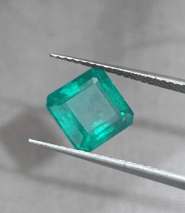 2.29ct Medium Deep Pure Green Emerald GSI Certified - SMSGEMS 