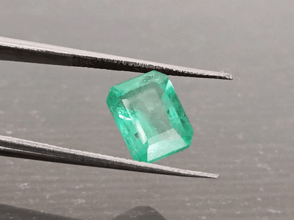 GSI Certified 2.31ct Vivid Green Ethiopian Emerald, 100% Natural Gem - SMSGEMS 