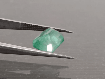 GSI Certified 2.31ct Vivid Green Ethiopian Emerald, 100% Natural Gem - SMSGEMS 