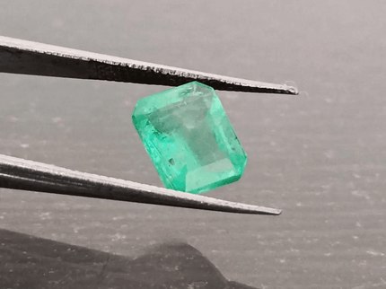 GSI Certified 2.31ct Vivid Green Ethiopian Emerald, 100% Natural Gem - SMSGEMS 