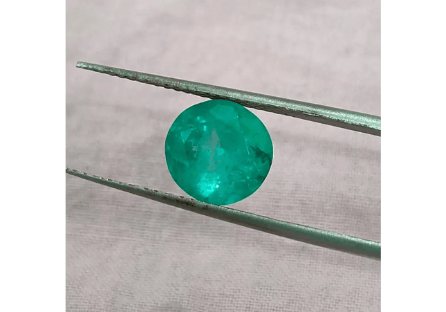 GSI Certified 2.37ct Colombiam Emerald, 100% Natural Gemstone - SMSGEMS 