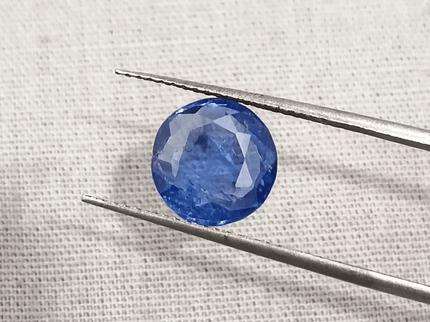 GSI Certified 2.51ct Royal Blue Ceylon Sapphire, Natural Earth Mined Gemstone - SMSGEMS 