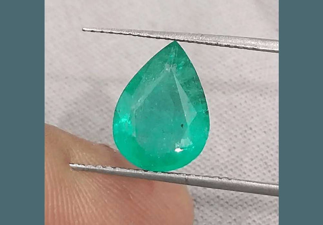 GSI Certified 2.55ct Medium Green Zambian Emerald, 100% Natural Earth Mined Gemstone - SMSGEMS 