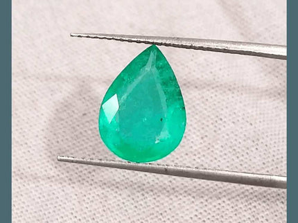 GSI Certified 2.55ct Medium Green Zambian Emerald, 100% Natural Earth Mined Gemstone - SMSGEMS 