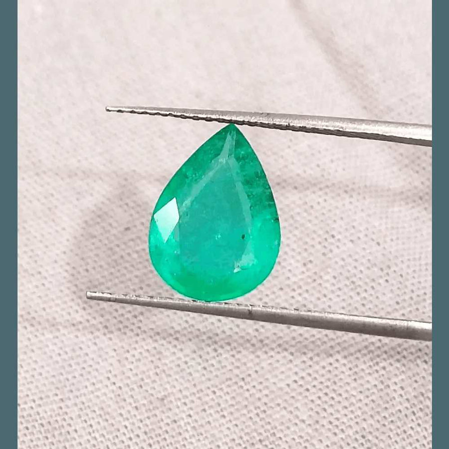 GSI Certified 2.55ct Medium Green Zambian Emerald, 100% Natural Earth Mined Gemstone - SMSGEMS 
