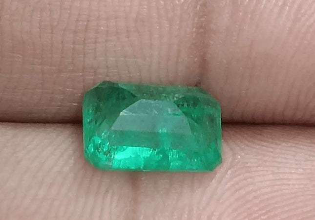GSI Certified 2.58ct Vivid Green Zambian Emerald, 100% Natural Gemstone - SMSGEMS 