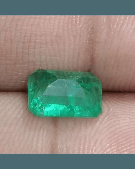 GSI Certified 2.58ct Vivid Green Zambian Emerald, 100% Natural Gemstone - SMSGEMS 