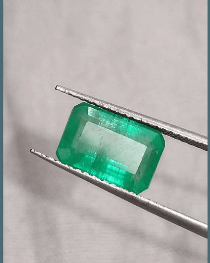 GSI Certified 2.58ct Vivid Green Zambian Emerald, 100% Natural Gemstone - SMSGEMS 