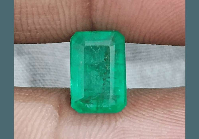 GSI Certified 2.58ct Vivid Green Zambian Emerald, 100% Natural Gemstone - SMSGEMS 