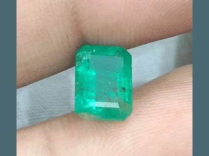 GSI Certified 2.62ct Medium Green Zambian Emerald - SMSGEMS 