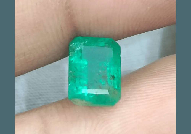 GSI Certified 2.62ct Medium Green Zambian Emerald - SMSGEMS 