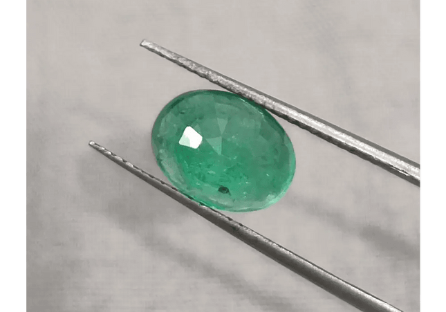 2.62ct Vivid Green Zambian emerald GSI Certified - SMSGEMS 