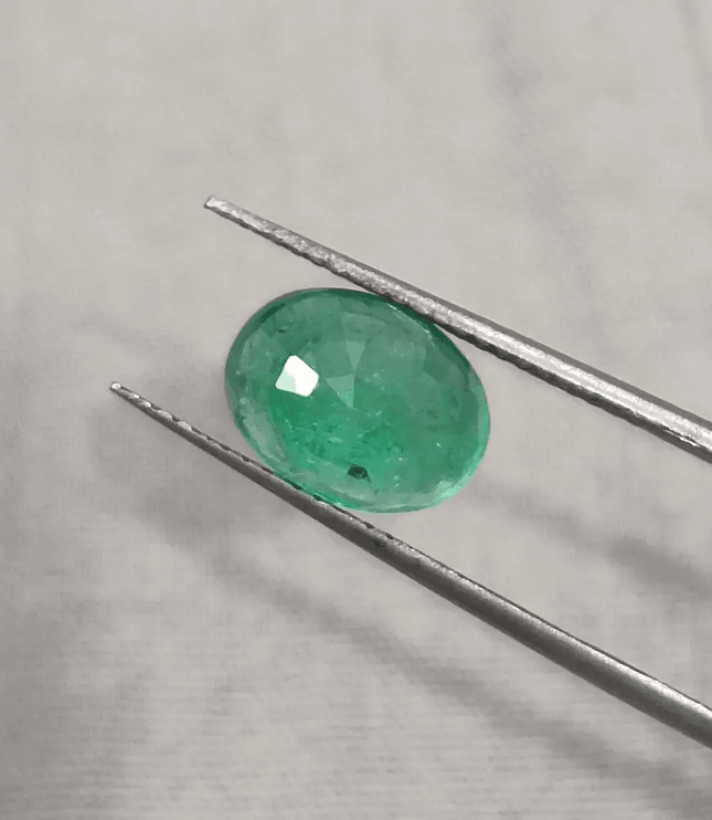 2.62ct Vivid Green Zambian emerald GSI Certified - SMSGEMS 