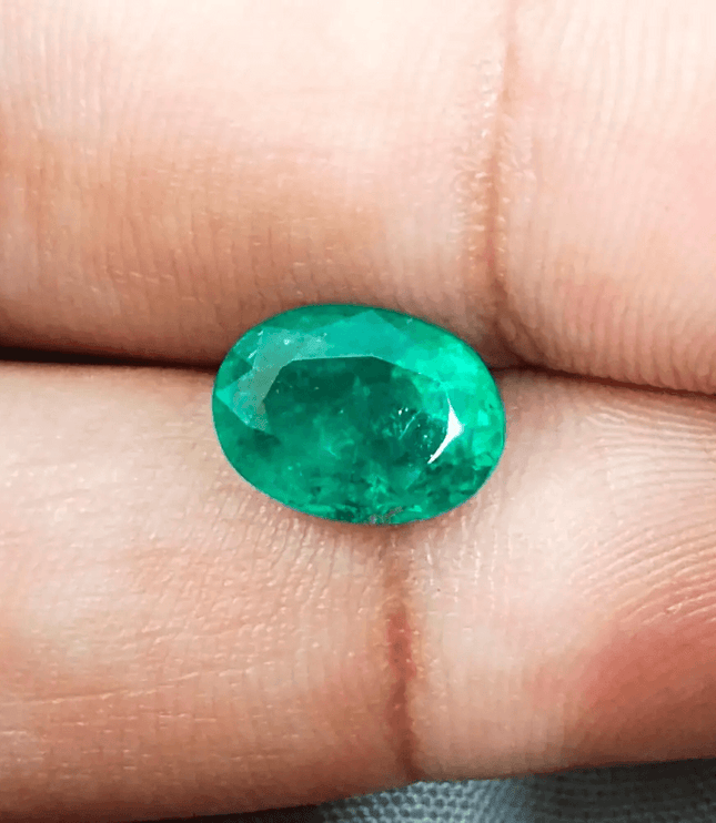 GSI Certified 2.66ct Zambian Emerald , 100% Natural Earth Mined Gemstone - SMSGEMS 