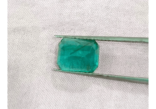 GSI Certified 2.69ct Zambian Emerald, 100% Natural Earth Mined Gemstone - SMSGEMS 