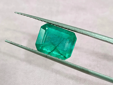 GSI Certified 2.69ct Zambian Emerald, 100% Natural Earth Mined Gemstone - SMSGEMS 