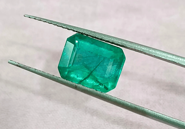 GSI Certified 2.69ct Zambian Emerald, 100% Natural Earth Mined Gemstone - SMSGEMS 