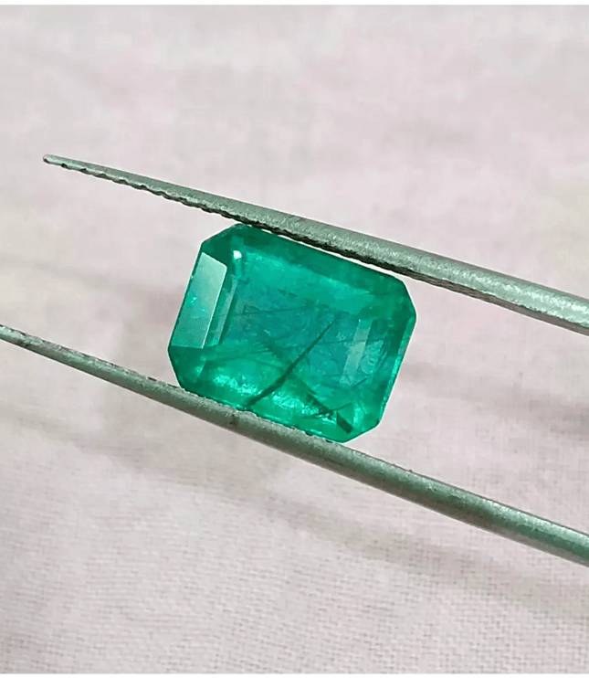 GSI Certified 2.69ct Zambian Emerald, 100% Natural Earth Mined Gemstone - SMSGEMS 