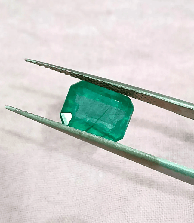 GSI Certified 2.69ct Zambian Emerald, 100% Natural Earth Mined Gemstone - SMSGEMS 