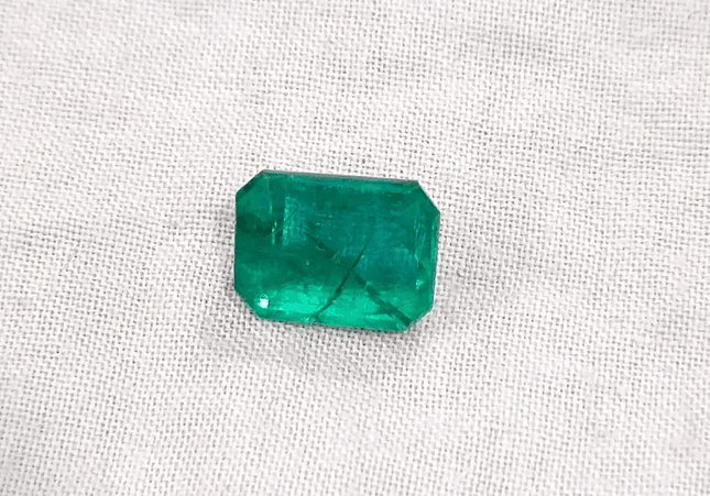 GSI Certified 2.69ct Zambian Emerald, 100% Natural Earth Mined Gemstone - SMSGEMS 
