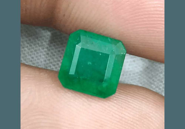 2.72ct Deep Zambian Emerald certified by GSI - SMSGEMS 